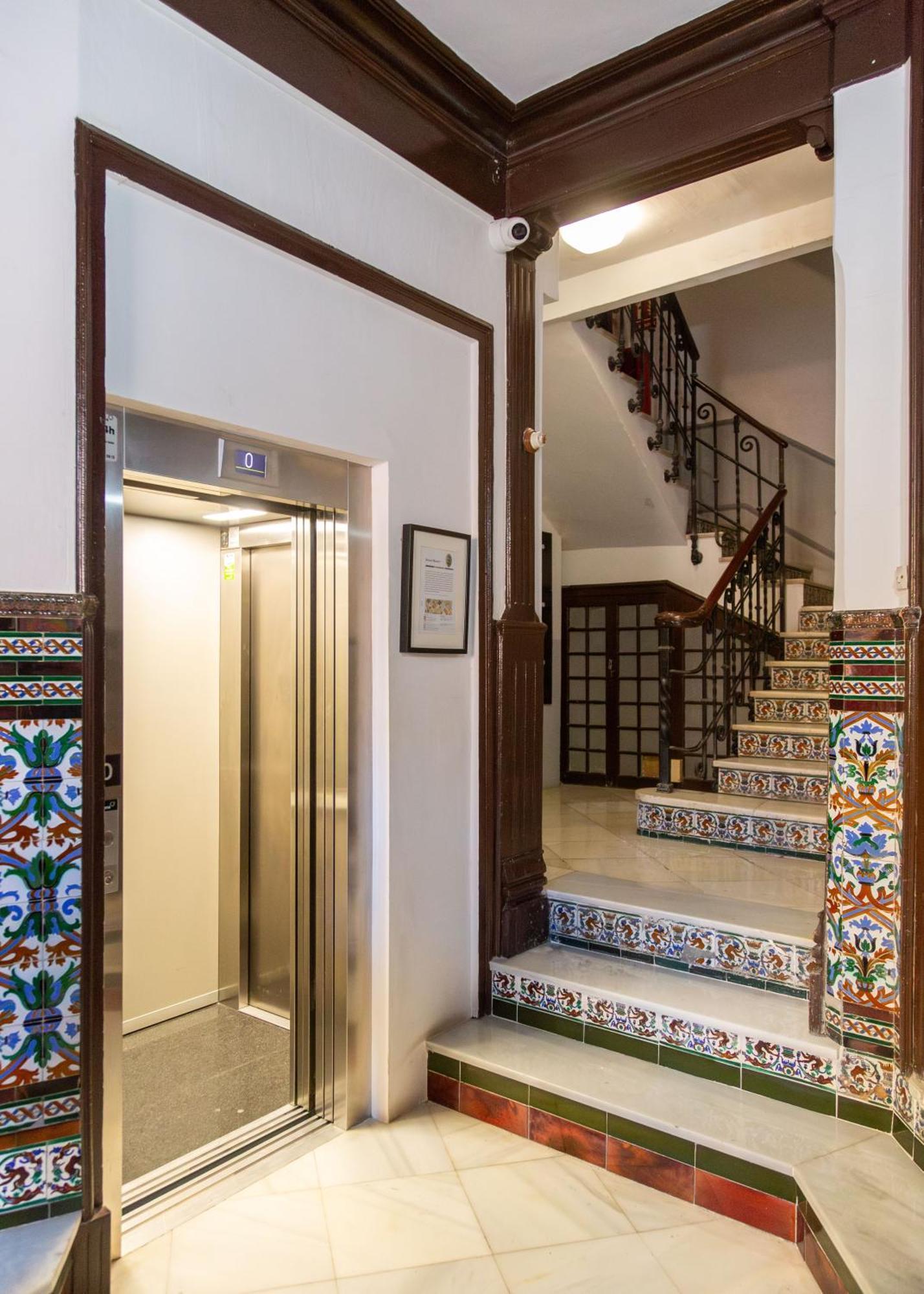 Habitaciones Corazon Centro Historico マラガ エクステリア 写真